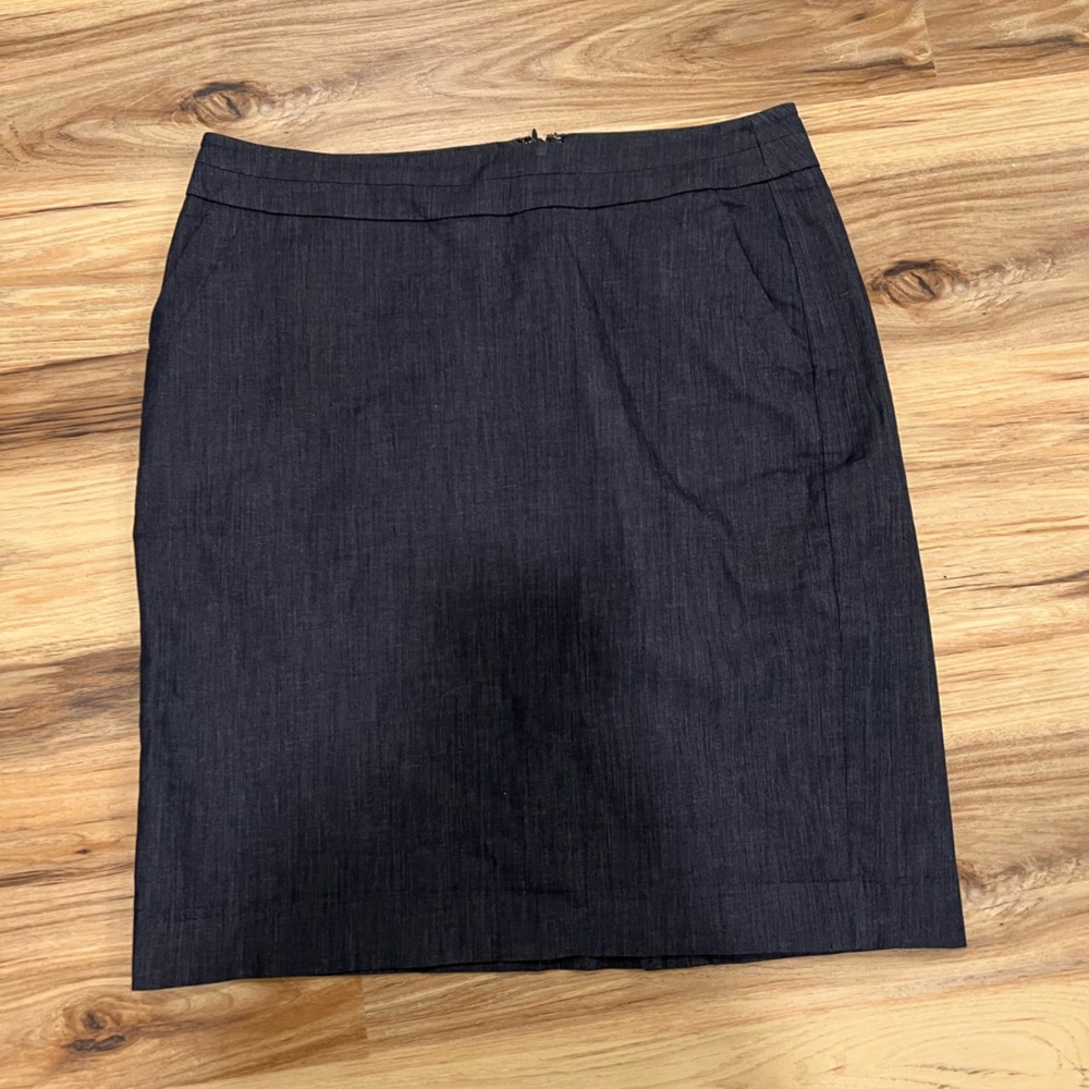 LOFT PENCIL SKIRT